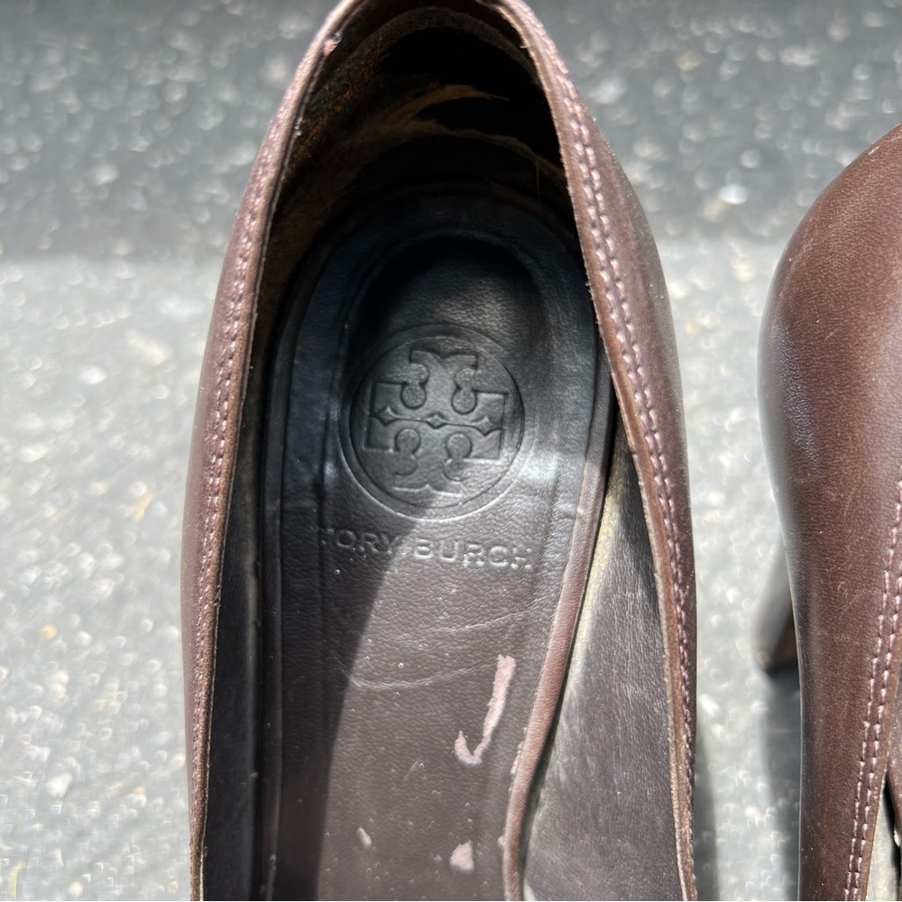 Tory Burch Betty Pump Brown Leather - Picture 8 of 11
